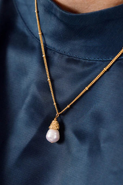 Dainty Pearl Drop Necklace
